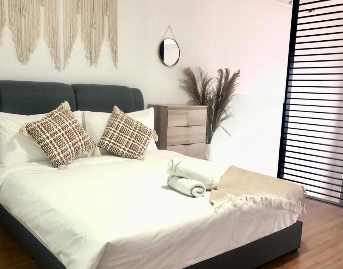 Minimalist Boho Loft,2-6pax, The Curve, Ikea, Bandar Utama, Damansara